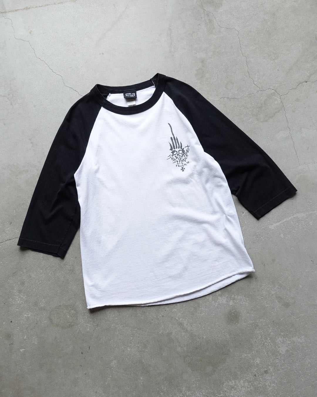 00s Independent Truck Co. Raglan Baseball T-Shirt