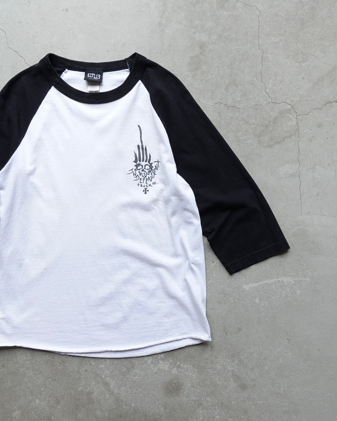 00s Independent Truck Co. Raglan Baseball T-Shirt