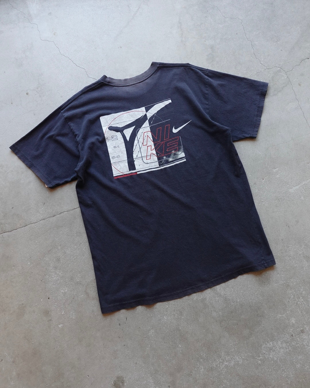 90s Nike Circle Swoosh Tee Back Graphic