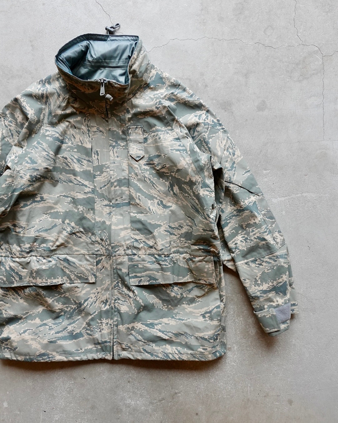 00s U.S. Air Force APECS ABU Digital Tiger Camo GORE-TEX Jacket