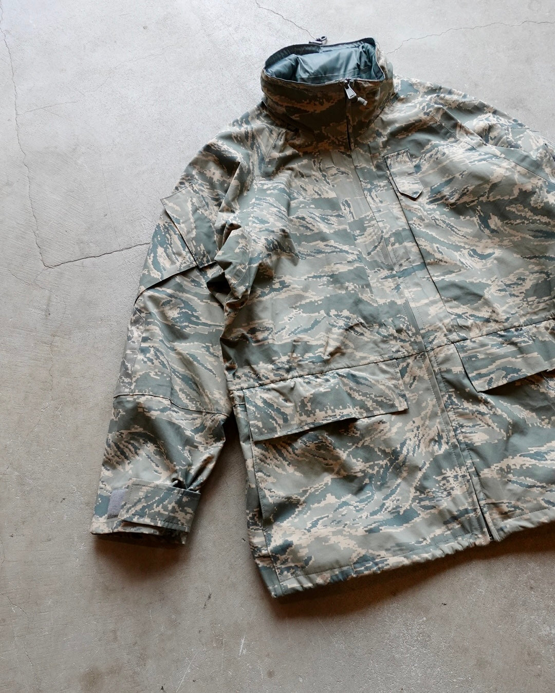 00s U.S. Air Force APECS ABU Digital Tiger Camo GORE-TEX Jacket