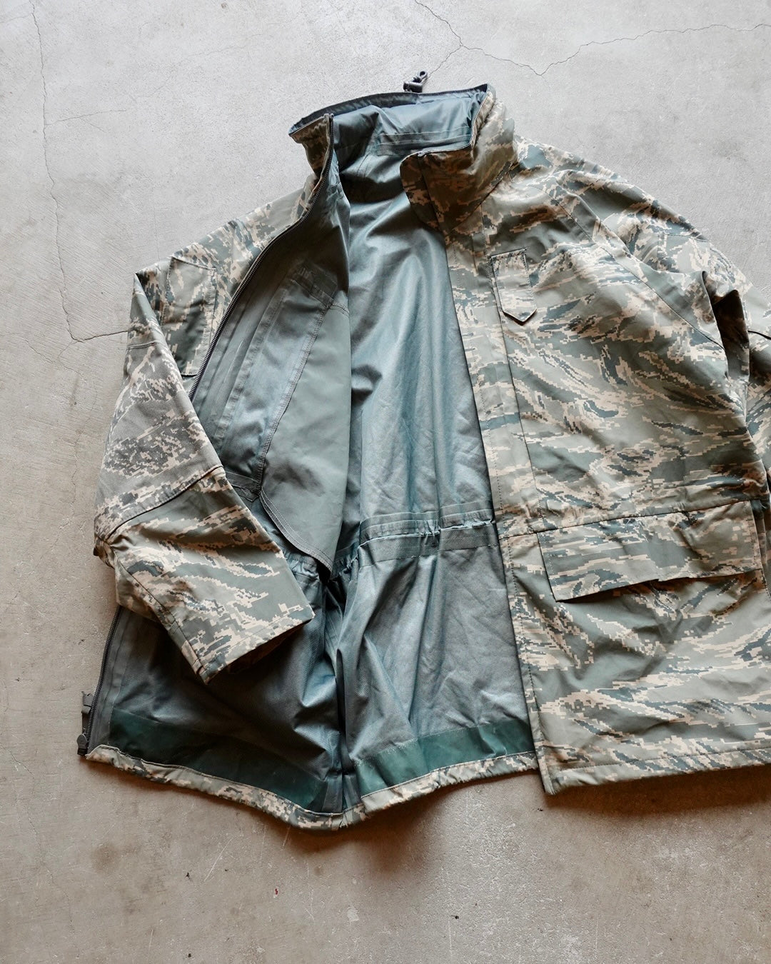 00s U.S. Air Force APECS ABU Digital Tiger Camo GORE-TEX Jacket