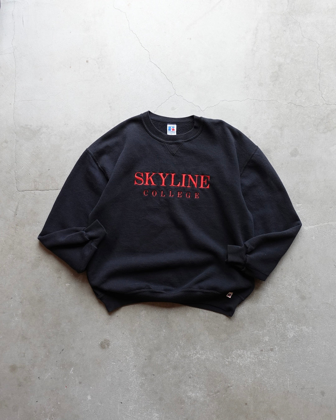 90s Russell Athletic Crewneck Sweat "SKYLINE"