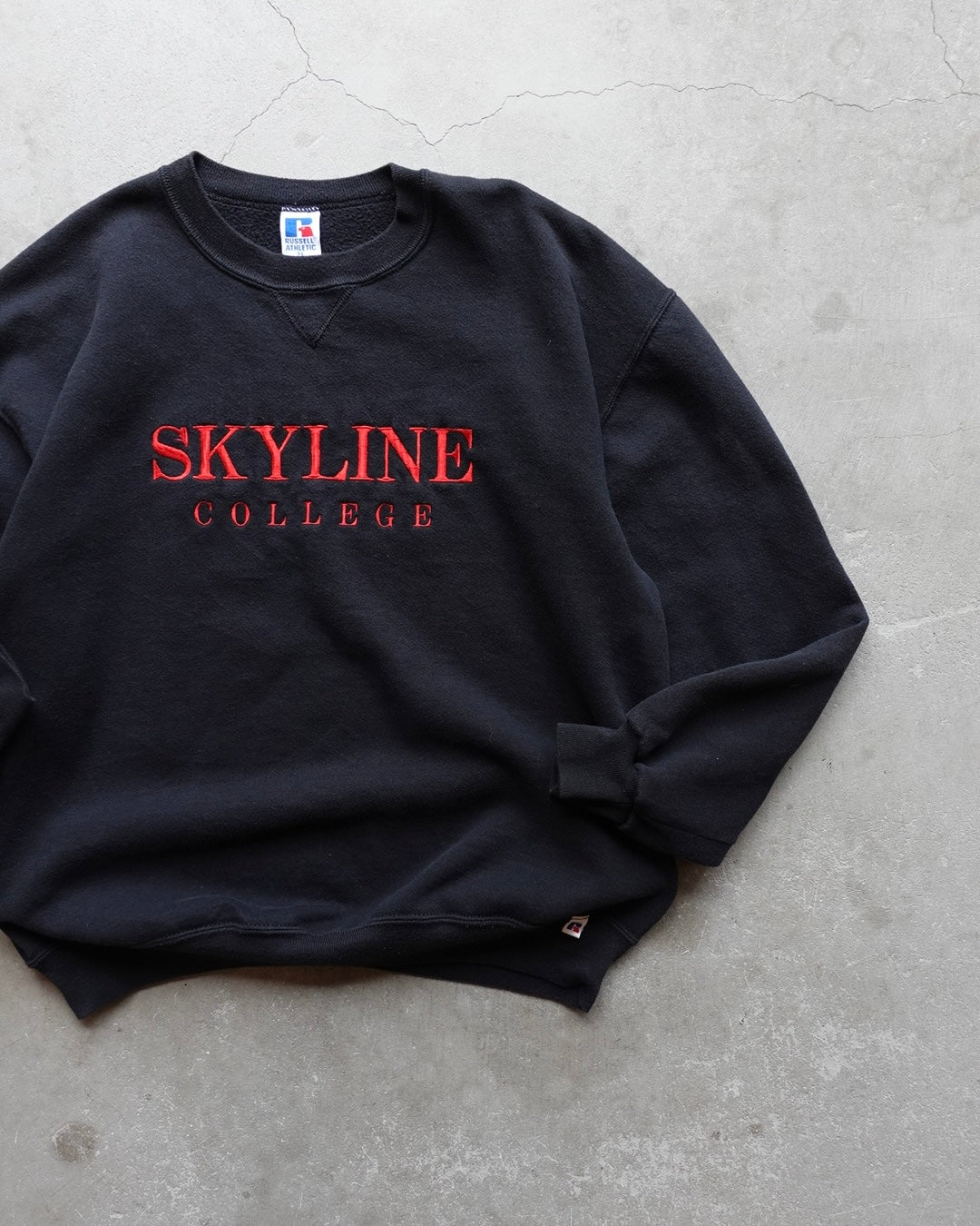 90s Russell Athletic Crewneck Sweat "SKYLINE"