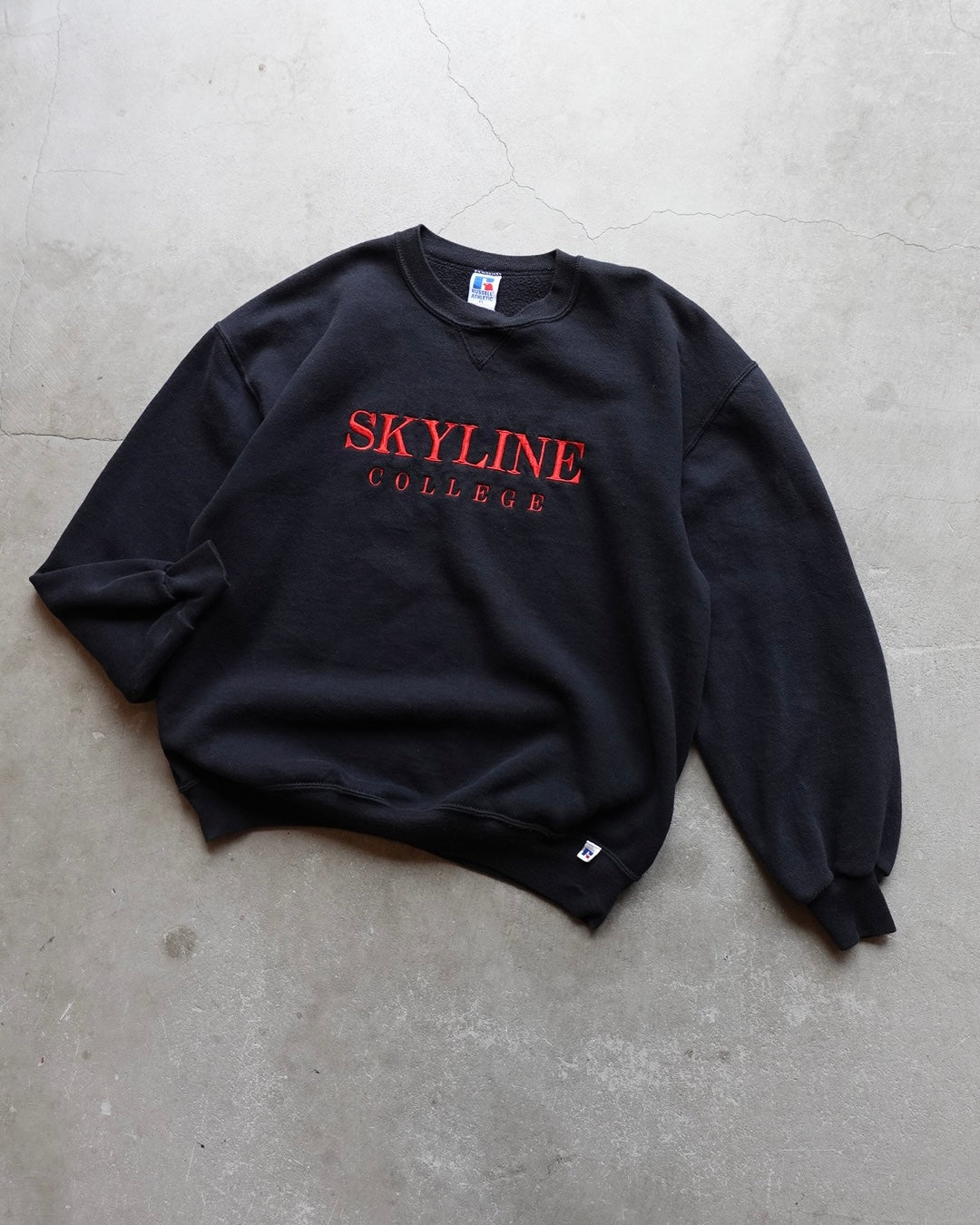 90s Russell Athletic Crewneck Sweat "SKYLINE"
