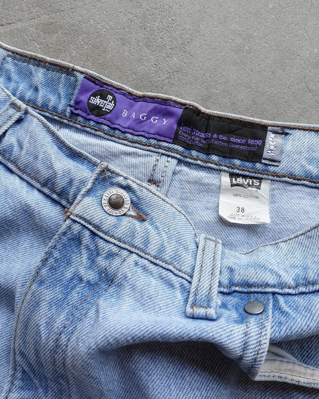 90s Levi's SilverTab BAGGY Shorts / Made in USA
