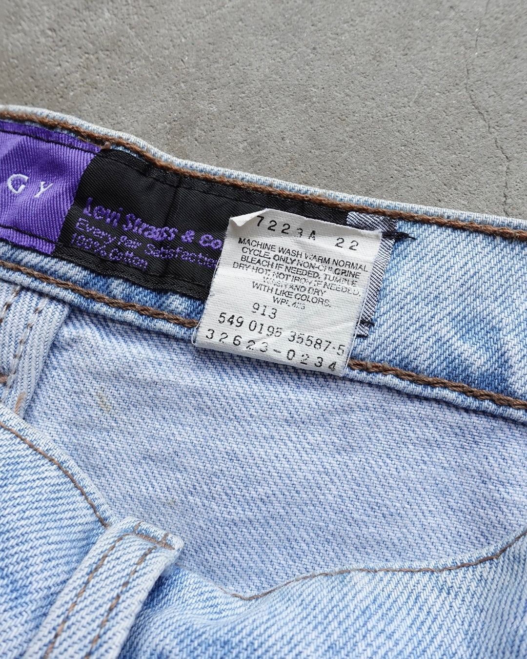 90s Levi's SilverTab BAGGY Shorts / Made in USA